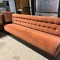Lot 4 banquettes velours orange brique - dossier capitonné ( 7m80 linéaire  total )