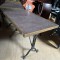 Assortiment 4+4 tables plateau cerclé laiton sur pied fonte rétro