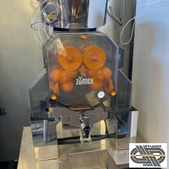 Stand mobile à jus d'oranges fraiches ( haut rendement ) – ZuMEX – SPEED UP (de 2019)