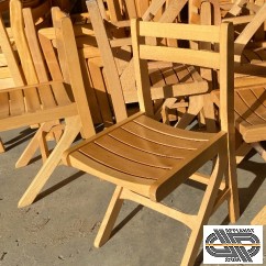 Lot de 47 chaises bois naturel 'appuis sur table'