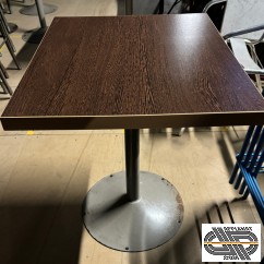 Lot 14 tables CHR plateaux marrons 60 x 70 cm décors bois foncé