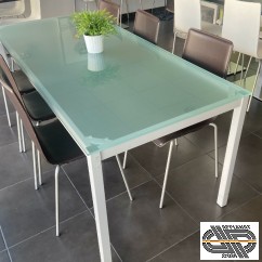 4 tables 100 x 180 cm  plateau verre fumé blanc | plus de 30 places assises