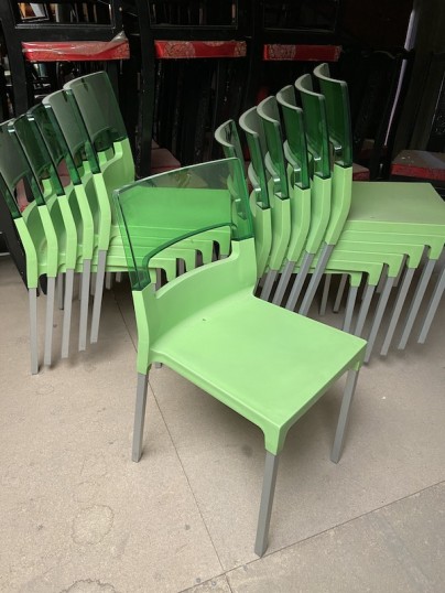 Lot 12 chaises Diva Scab vertes d'occasion