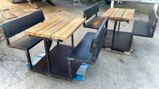 table-pique-nique-bois-massif-et-acier-brut-occasion