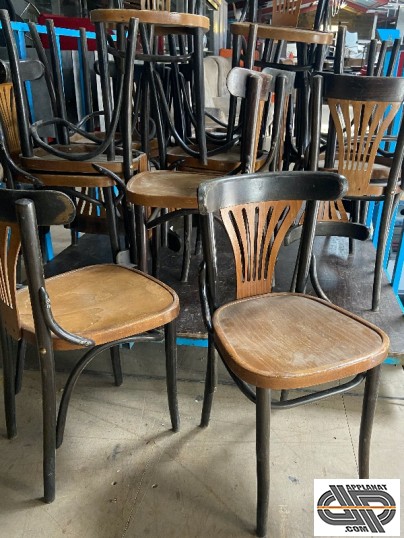 chaises bistrot vintage occasion  bois naturel noir et blanc