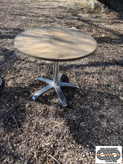 Table ronde d'occasion en extérieur