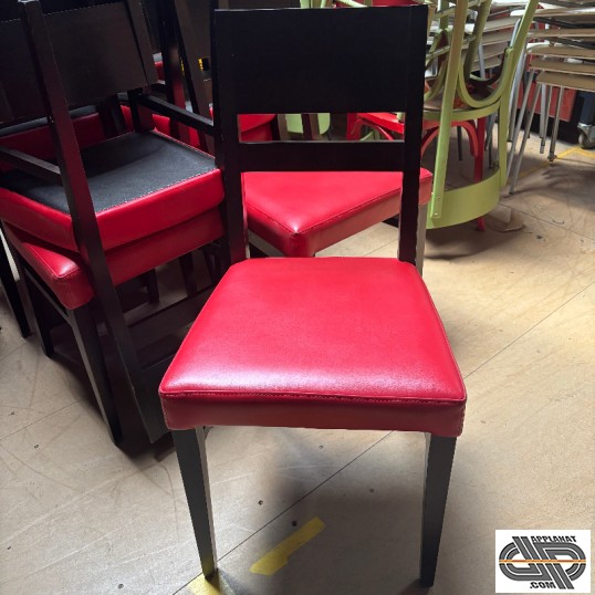 Chaise bistrot brasserie simili cuir rouge occasion très bon état