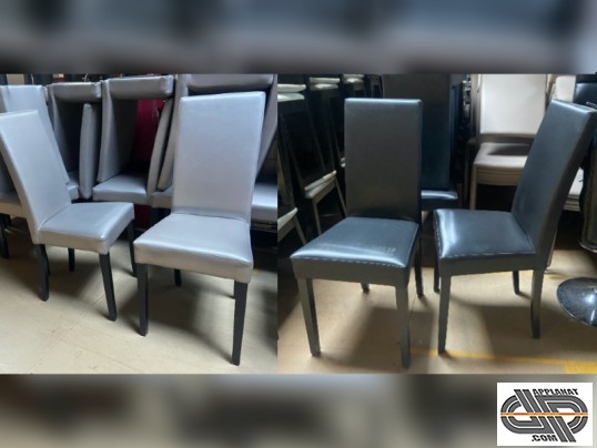 chaises simili cuir gris clair et noires