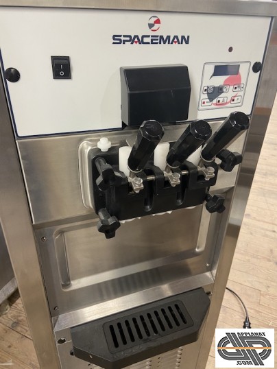 Spaceman machine a glace top