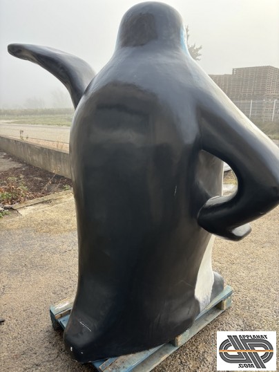 Statue pingouin vu de dos