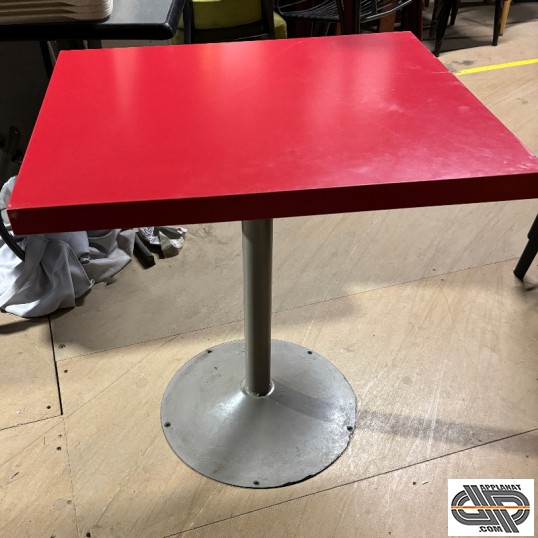 Table CHR de restaurant café brasserie d'occasion plateau rouge 60x70 cm et pied métal gris