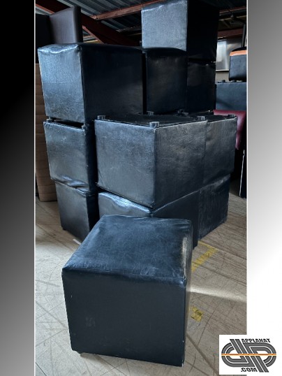 Lot 15 poufs occasion