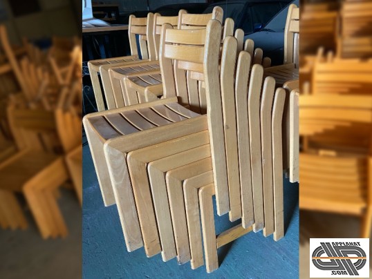 Lot de plus de 40 chaises bois naturel 'appuis sur table' occasion