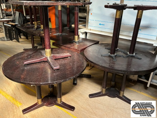 Tables professionnelles avec piètements collection Flore de chez Vauzelle d'occasion