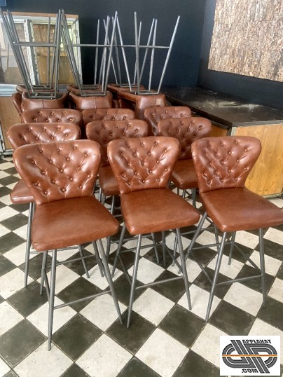 Lot-liquidation-chaises-hautes-dossier à bouton