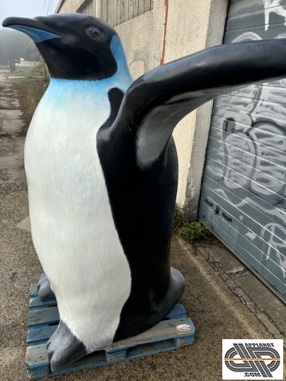 Statue mascotte de pingouin