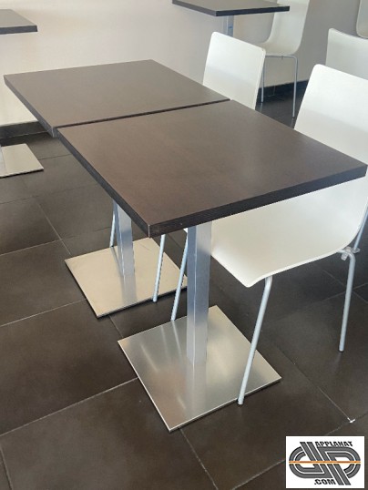 tables et chaise de restaurant en liquidation