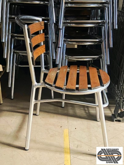chaises aluminium et bois avec assise ronde