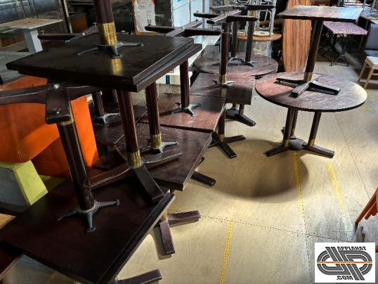 Lot de tables et guéridons , de bar bistrot brasserie pub d'occasion