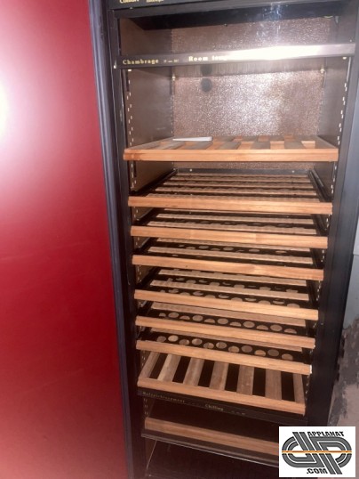 Intérieur cave à vin dispo chez Applanat