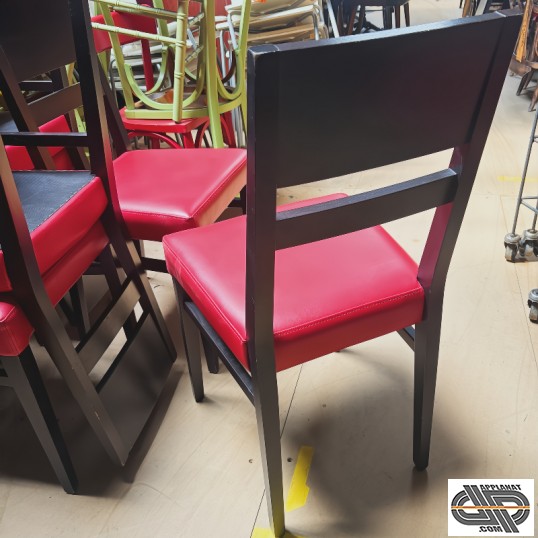 Chaise de restaurant d'occasion style wengé et assise rembourée rouge vif