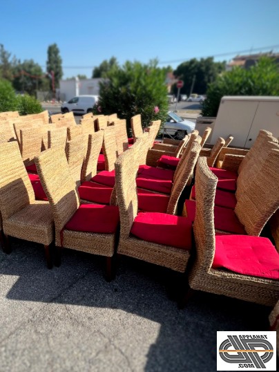 lot-chaises-bananier-coussins-rouge