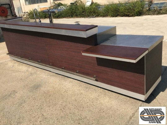 Comptoir de bar ±3m60 avec accès PMR