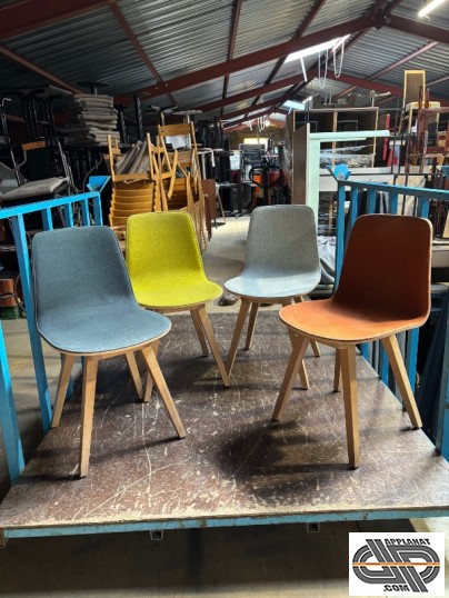Différentes chaises qui composent le lot