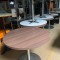 Lot de 8 tables professionnelles Ø90 cm, plateau style bois & pied inox